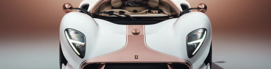 Ретро-дизайн, ручна коробка та 700 кінських сил: суперкар De Tomaso P72 готовий до виробництва