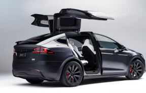 Tesla Model X 2025: Що нового в електричному кросовері?