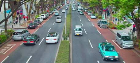 Почему в мире не везде правостороннее движение: объяснение, которое удивляет