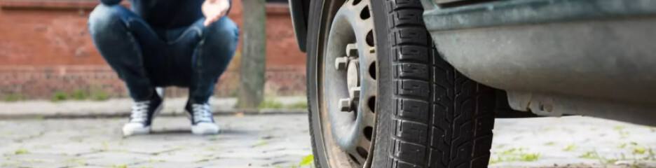 Почему современные авто остались без «запаски» и что делать водителям при проколе
