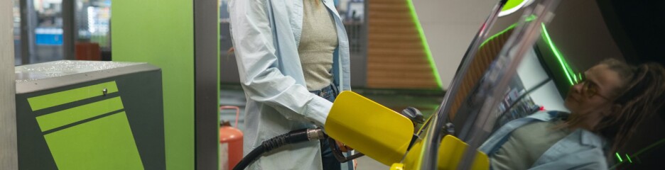 Мировые рынки удерживают нефть на низких уровнях, но цены на украинских АЗС остаются стабильными: что происходит с топливом в декабре