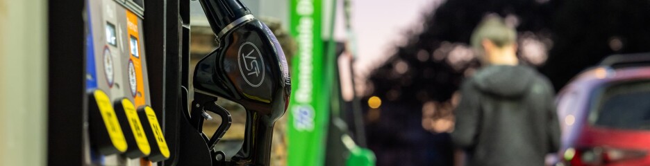 Дизель наближається до 100 грн за літр: чи вигідно українцям переходити на бензин або ГБО