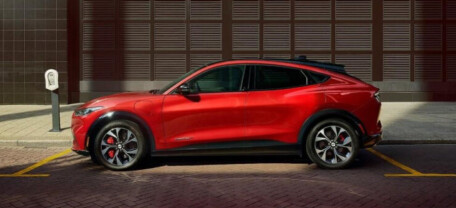 Ford знову відкликає автомобілі: під ризиком електрокари, пікапи та гібриди