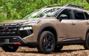 2025 Nissan Rogue Rock Creek: Стильний кросовер з базовими позашляховими можливостями