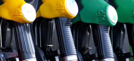 НБУ попереджає про суттєве подорожчання пального у 2026 році: що вплине на ціни