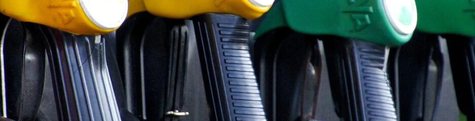 НБУ предупреждает о резком росте цен на топливо в 2026 году: что станет ключевим фактором