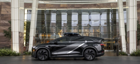 Uber, Lucid і Nuro показали нове роботаксі на базі електричного Lucid Gravity