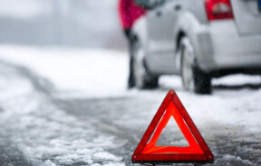 Ожеледиця на дорогах: як водіям уникнути ДТП взимку