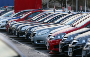 Авторинок України у листопаді 2025 року: регіональна активність і нові перекоси