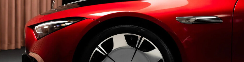 В Украину привезли первый роскошный кабриолет Mercedes-Maybach SL680 стоимостью почти 14 млн гривен