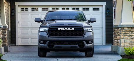 Ram снова отложил запуск своих новых электрических пикапов: когда ждать Ramcharger и 1500 REV?