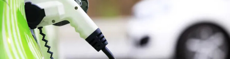 Податкові зміни з 1 січня: чому електромобілі в Україні подорожчають і на скільки