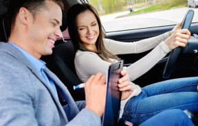 Паперові свідоцтва автошкіл скасовано: дані тепер в електронному реєстрі МВС