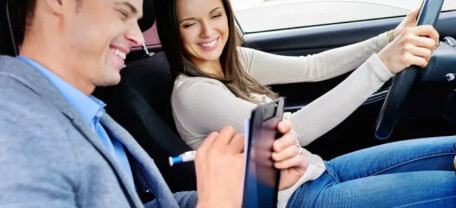 Паперові свідоцтва автошкіл скасовано: дані тепер в електронному реєстрі МВС