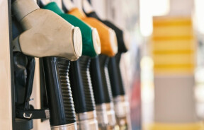 Рекордний імпорт дизеля у листопаді: чому пального стало більше, а ціни на АЗС продовжили зростати