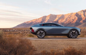 Cadillac показав яскравий електричний кросовер Elevated Velocity