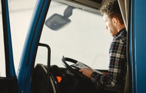Вантажівка не у власності перевізника: проєкт наказу вимагає тимчасовий реєстраційний талон