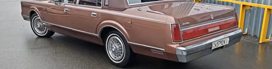 У київському гаражі знайшли унікальний Lincoln Town Car 1985 року