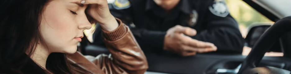 Водії-початківці в Україні під прицілом патрулів: чи законні штрафи за “прострочені” посвідчення?