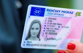 Як обміняти українське водійське посвідчення в Чехії у 2025 році: детальна інструкція для українців