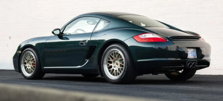 На аукціоні у США продають Porsche Cayman S 2007 року з рідкісною комплектацією