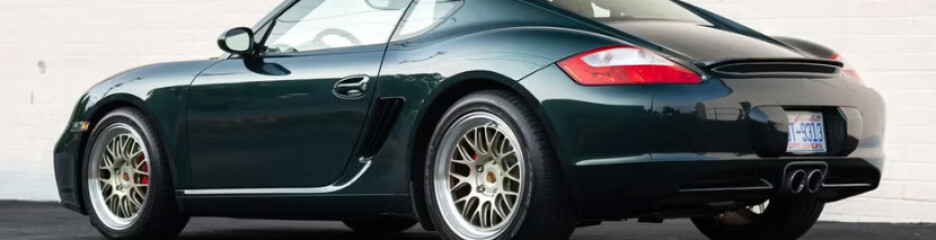 На аукционе в США продают Porsche Cayman S 2007 года с редкой комплектацией