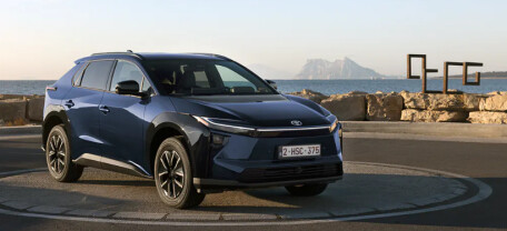 Toyota bZ4X: обновленный электрический кроссовер выходит на украинский рынок