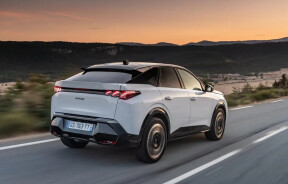 В Україні стартують продажі повнопривідного електрокросовера Peugeot E-3008