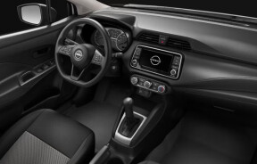 Nissan больше не будет выпускать Versa с механической коробкой передач