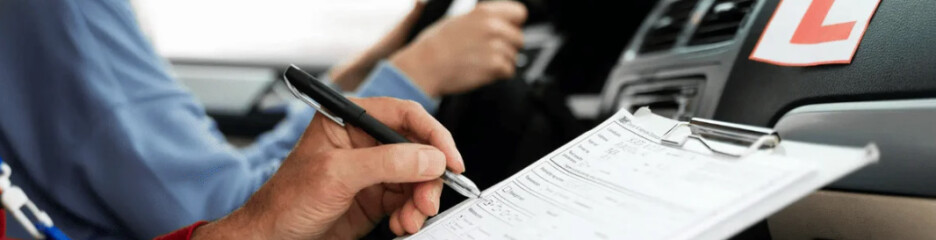 Практический экзамен по вождению в сервисных центрах МВД: какие документы нужны в 2026 году