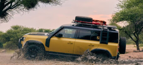 Land Rover відкриває еру Defender Trophy з новою спеціальною версією