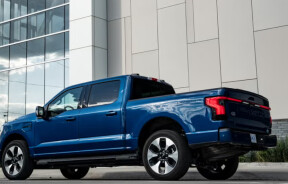 2025 Ford F-150 Lightning: Мощный электрический пикап с множеством возможностей