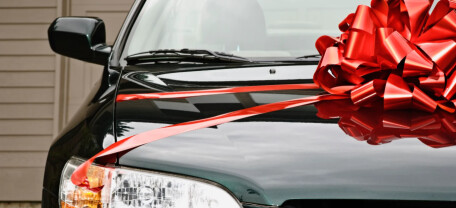 Подарували автомобіль: які податки та витрати чекають на нового власника