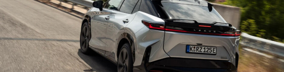 Новый электрический кроссовер Lexus RZ вышел на украинский рынок: запас хода до 456 км и руль-штурвал
