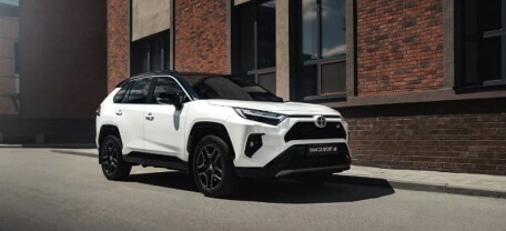 Февральские итоги продаж новых автомобилей в Украине: Toyota RAV4 лидирует в рейтинге