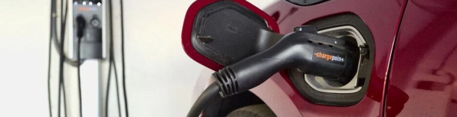 Публічна зарядка електромобілів в Україні подорожчала на 50%: нові тарифи та реальна вартість поїздок